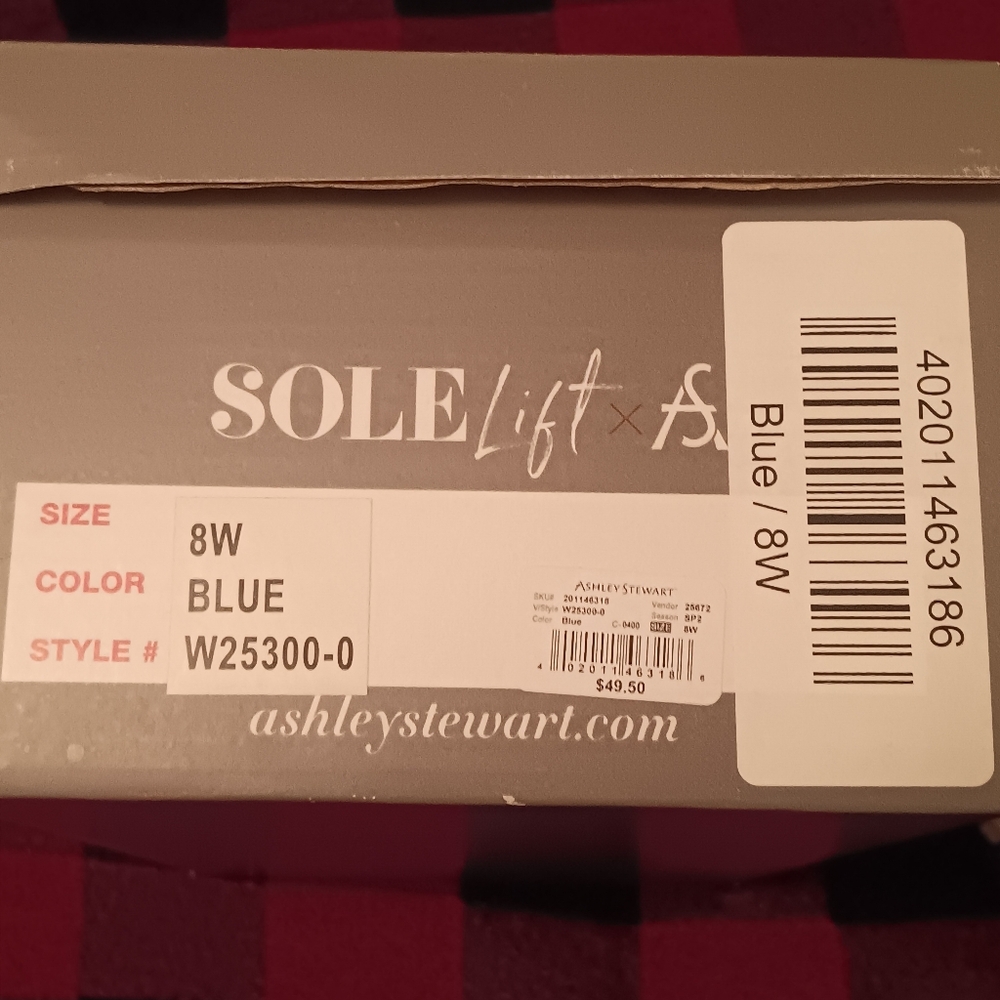 Women shoes size 8W